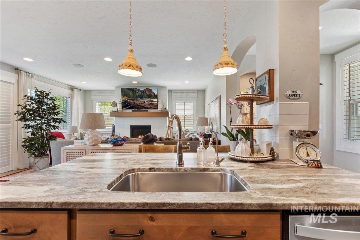 6070 E Canyon Crossing Dr, Nampa, Idaho 83651, 4 Bedrooms, 3.5 Bathrooms, Residential For Sale, Price $699,900,MLS 98990723