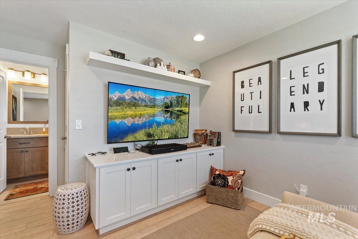 6070 E Canyon Crossing Dr, Nampa, Idaho 83651, 4 Bedrooms, 3.5 Bathrooms, Residential For Sale, Price $699,900,MLS 98990723