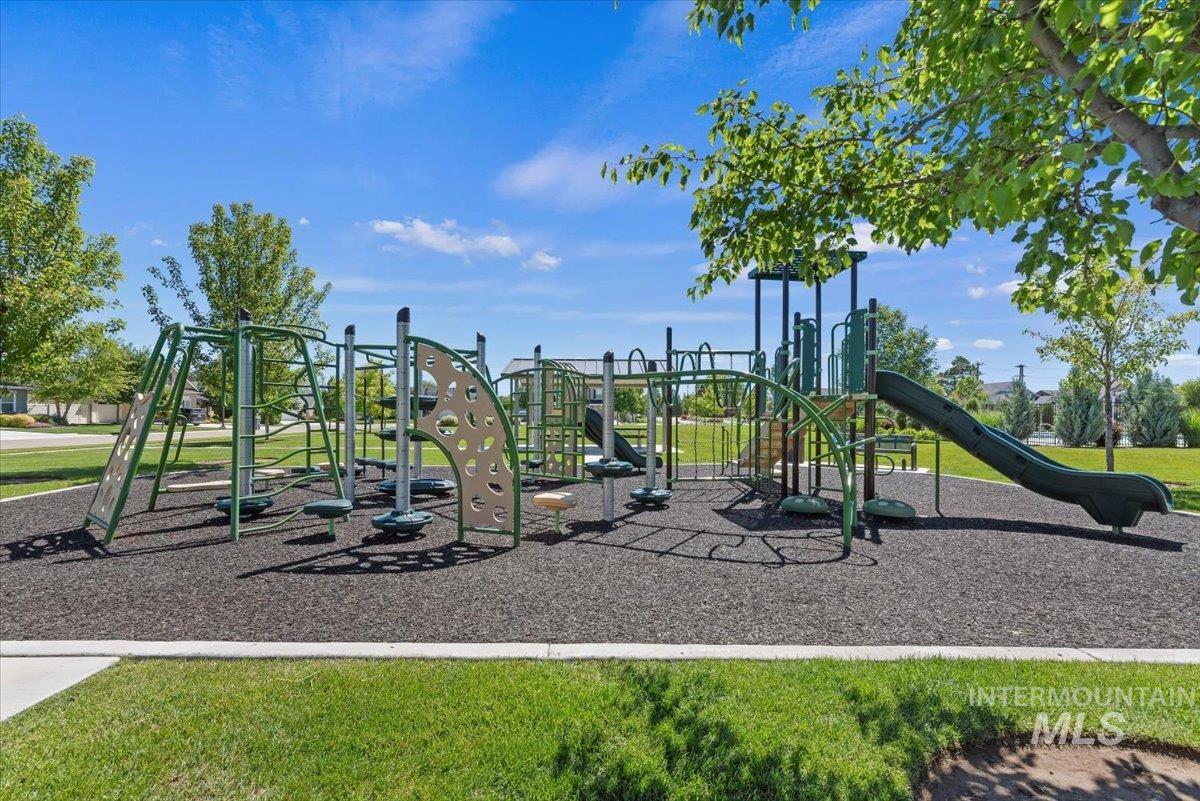 6070 E Canyon Crossing Dr, Nampa, Idaho 83651, 4 Bedrooms, 3.5 Bathrooms, Residential For Sale, Price $699,900, 98990723