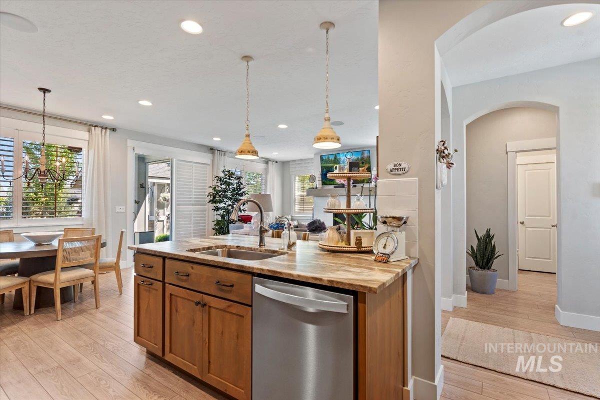 6070 E Canyon Crossing Dr, Nampa, Idaho 83651, 4 Bedrooms, 3.5 Bathrooms, Residential For Sale, Price $699,900,MLS 98990723