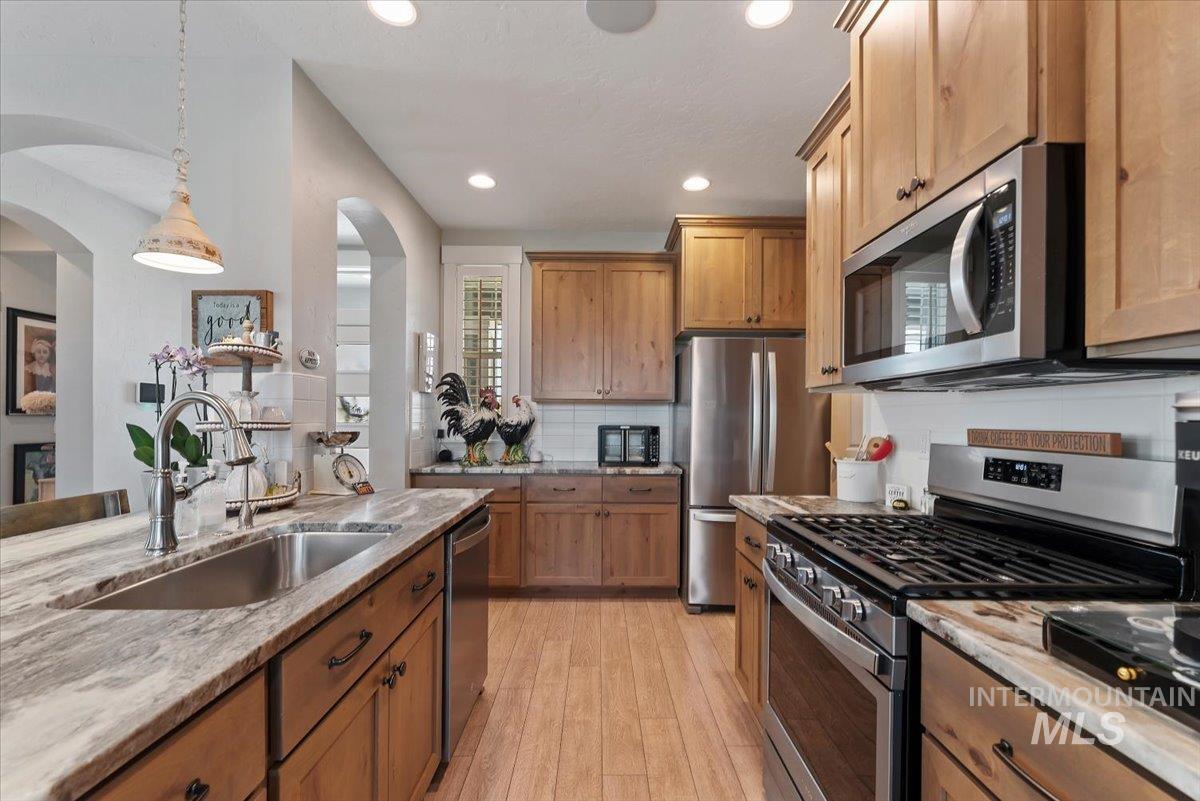 6070 E Canyon Crossing Dr, Nampa, Idaho 83651, 4 Bedrooms, 3.5 Bathrooms, Residential For Sale, Price $699,900,MLS 98990723