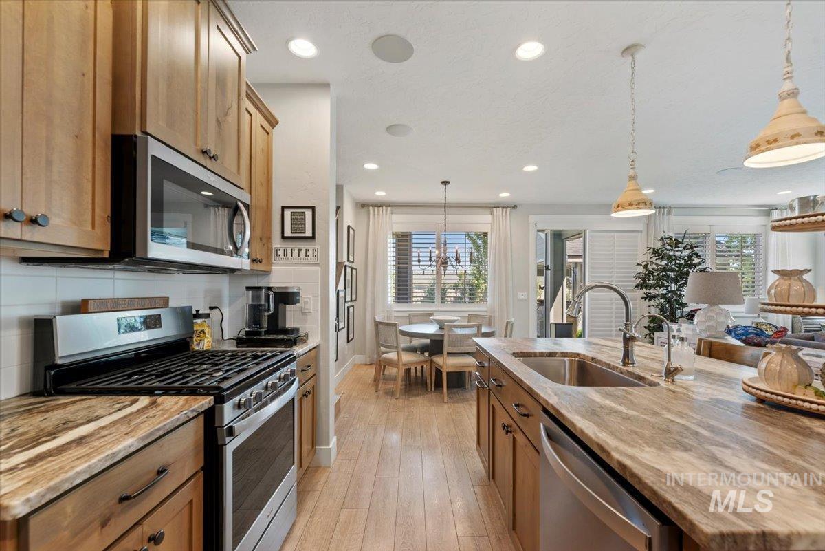 6070 E Canyon Crossing Dr, Nampa, Idaho 83651, 4 Bedrooms, 3.5 Bathrooms, Residential For Sale, Price $699,900,MLS 98990723