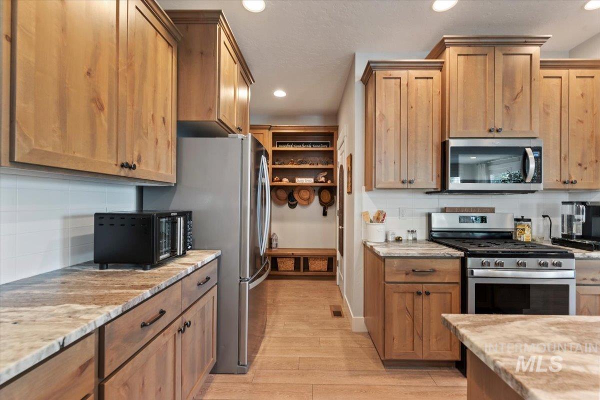 6070 E Canyon Crossing Dr, Nampa, Idaho 83651, 4 Bedrooms, 3.5 Bathrooms, Residential For Sale, Price $699,900,MLS 98990723