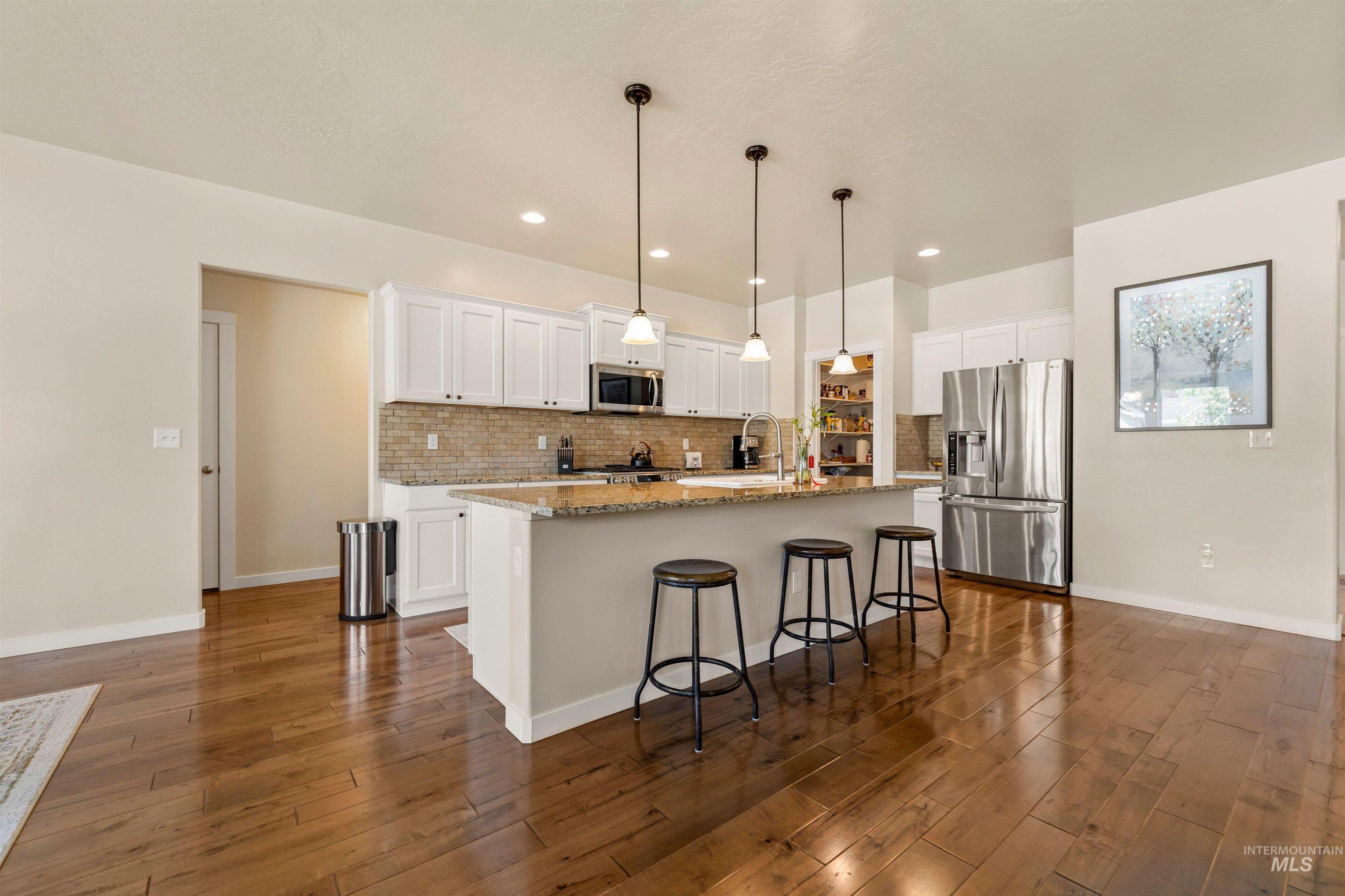 2668 E Mariposa Drive, Eagle, Idaho 83616, 4 Bedrooms, 2.5 Bathrooms, Residential For Sale, Price $679,900,MLS 98990726