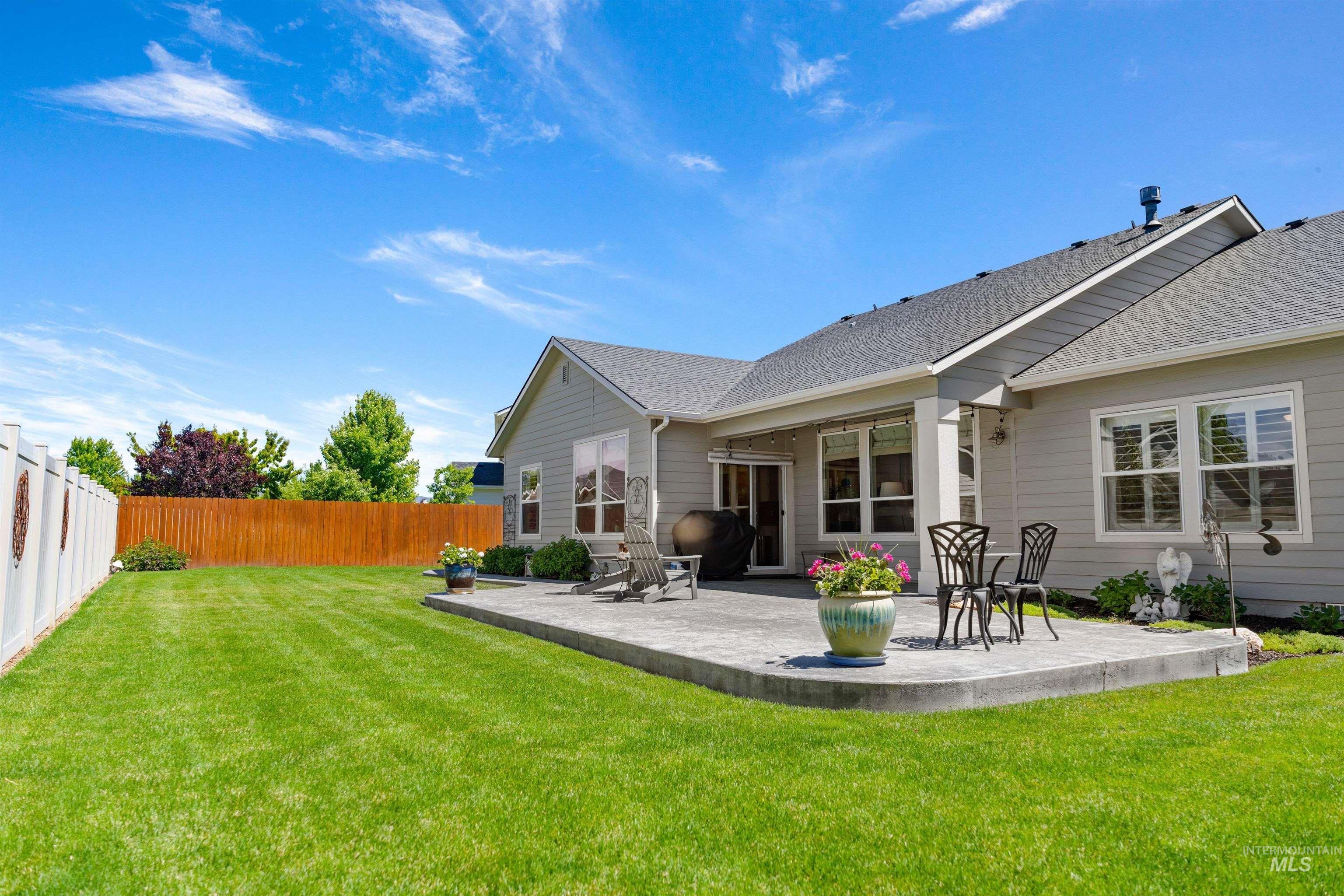 2668 E Mariposa Drive, Eagle, Idaho 83616, 4 Bedrooms, 2.5 Bathrooms, Residential For Sale, Price $679,900,MLS 98990726