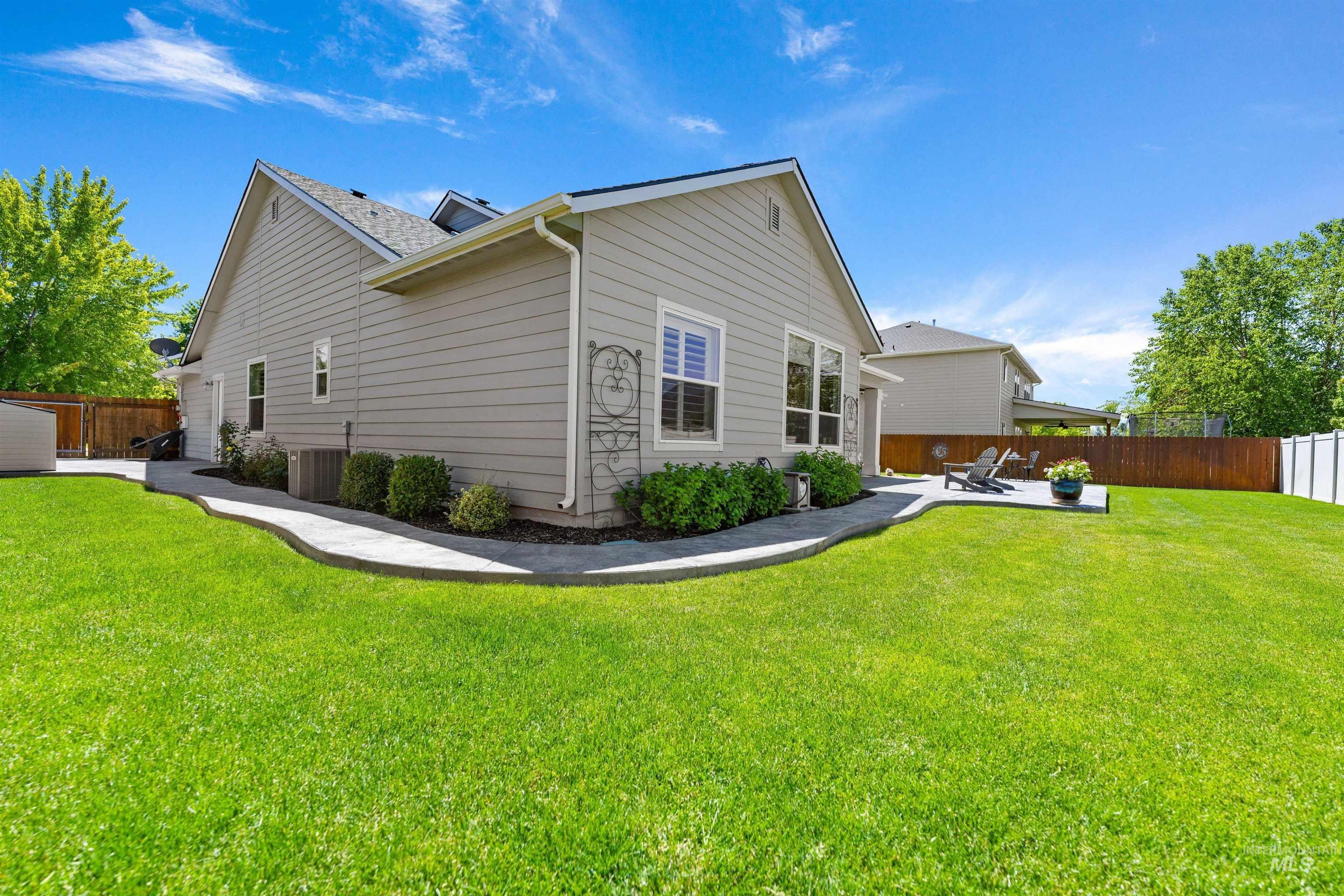 2668 E Mariposa Drive, Eagle, Idaho 83616, 4 Bedrooms, 2.5 Bathrooms, Residential For Sale, Price $679,900,MLS 98990726
