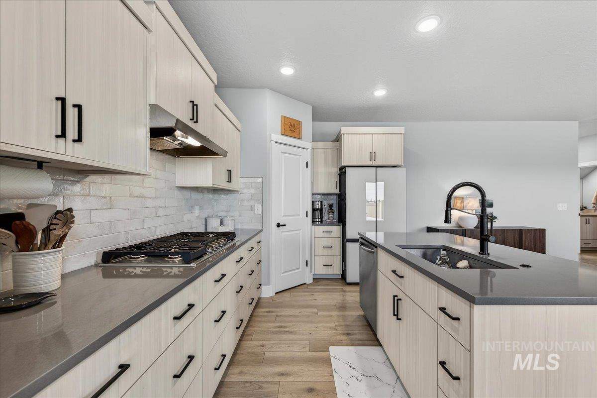 6025 S Catria Pl, Meridian, Idaho 83642, 3 Bedrooms, 2.5 Bathrooms, Residential For Sale, Price $497,000,MLS 98990731