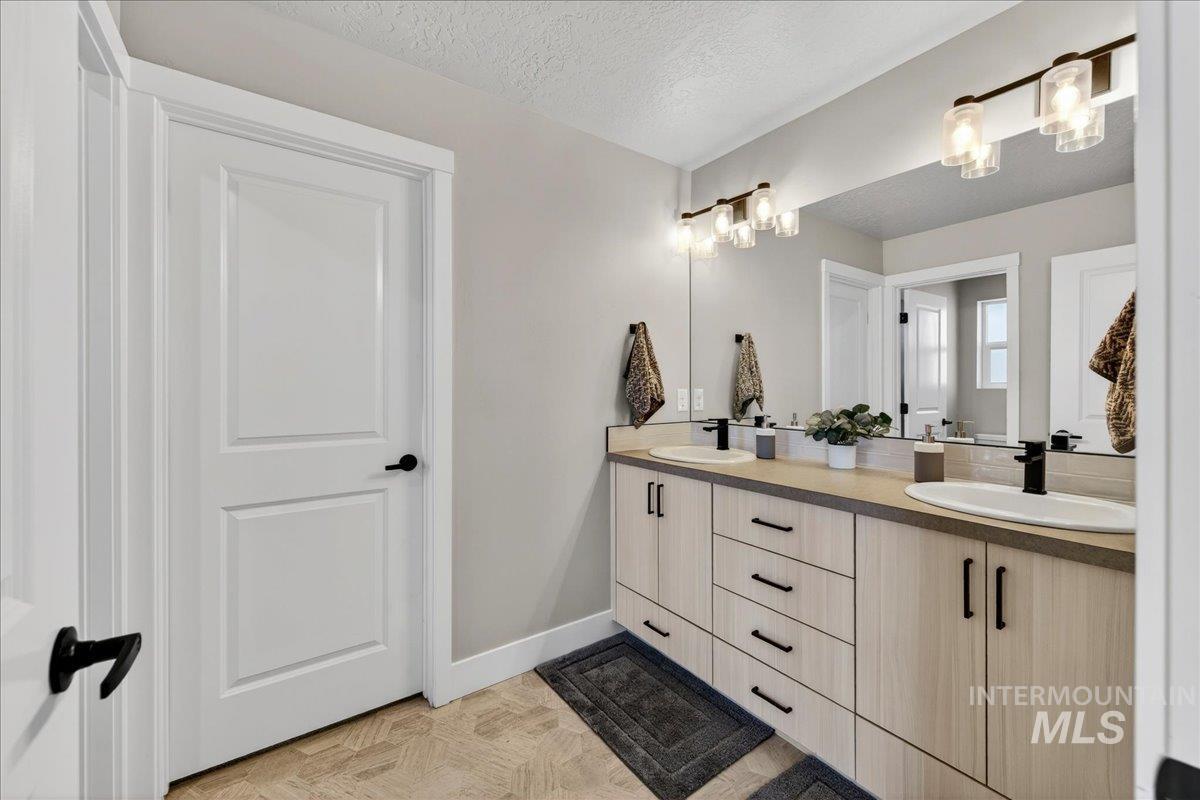 6025 S Catria Pl, Meridian, Idaho 83642, 3 Bedrooms, 2.5 Bathrooms, Residential For Sale, Price $497,000,MLS 98990731