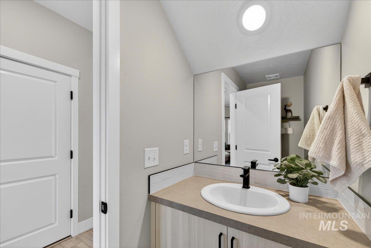 6025 S Catria Pl, Meridian, Idaho 83642, 3 Bedrooms, 2.5 Bathrooms, Residential For Sale, Price $497,000,MLS 98990731