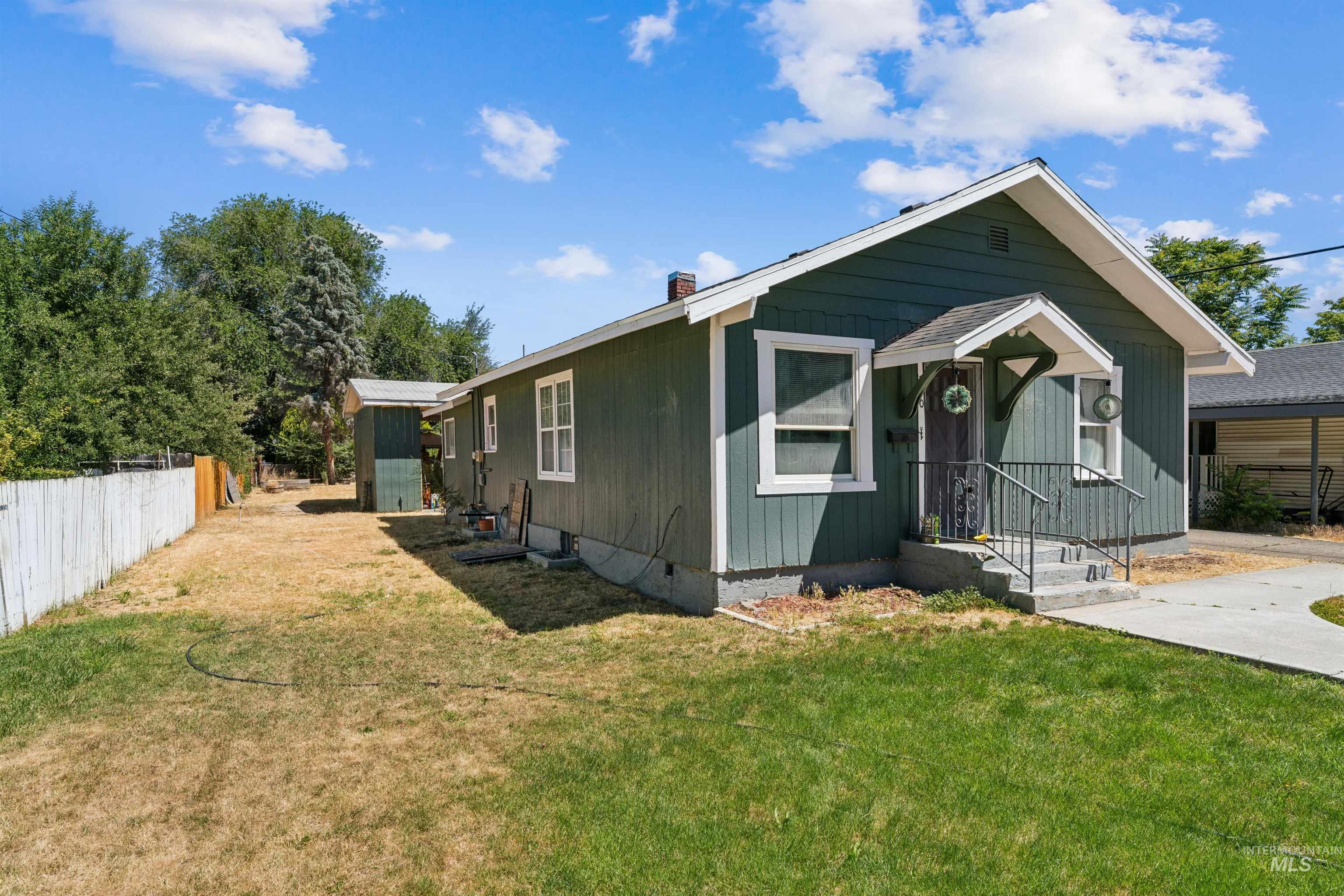 220 Lone Star Road, Nampa, Idaho 83651, 2 Bedrooms, 1 Bathroom, Residential For Sale, Price $335,000,MLS 98990732
