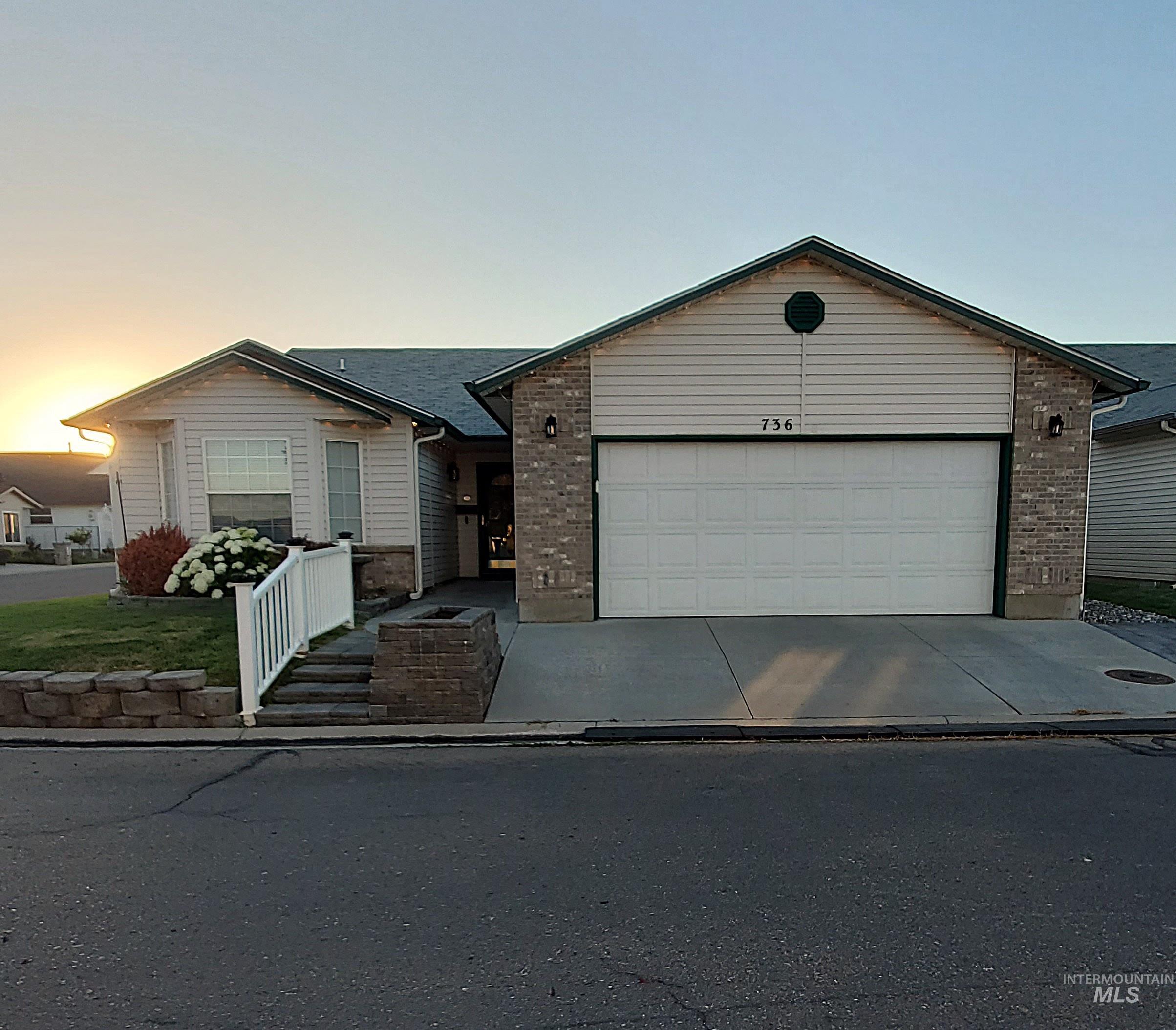 736 N Cambridge St, Nampa, Idaho 83651, 2 Bedrooms, 2 Bathrooms, Residential For Sale, Price $325,000, 98990734