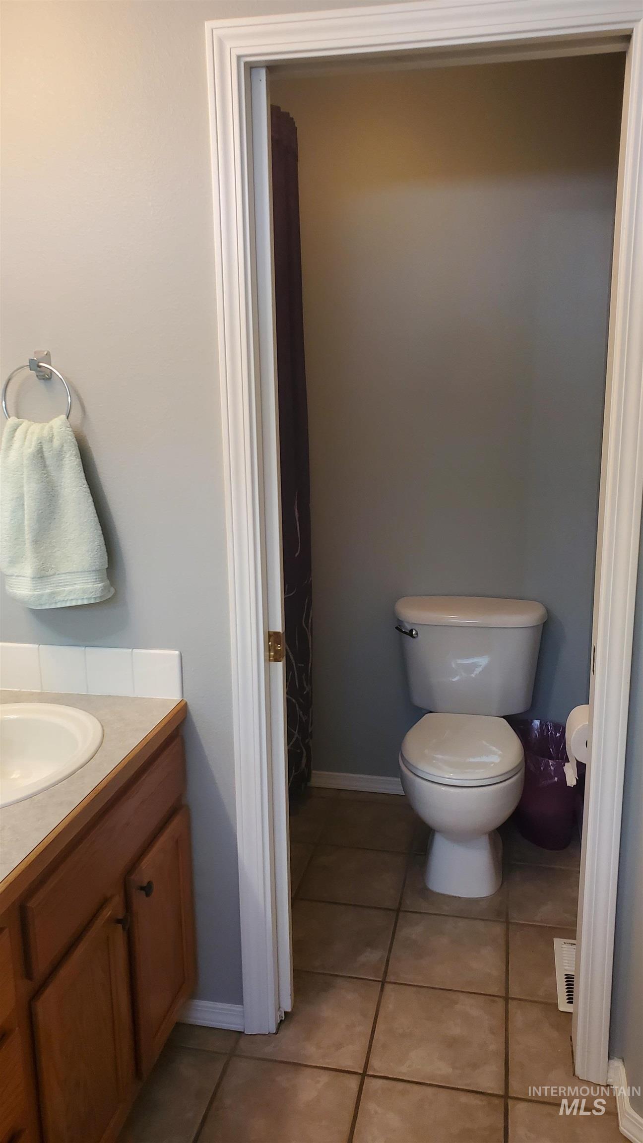 736 N Cambridge St, Nampa, Idaho 83651, 2 Bedrooms, 2 Bathrooms, Residential For Sale, Price $325,000, 98990734