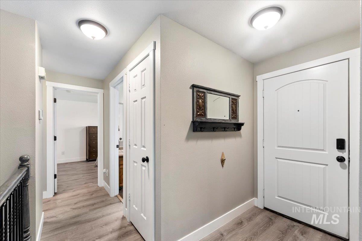 8809 W Canterbury St, Boise, Idaho 83704-6302, 4 Bedrooms, 2 Bathrooms, Residential For Sale, Price $450,000,MLS 98990736