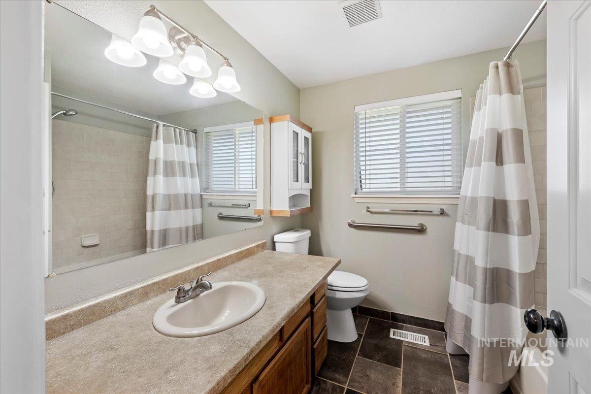 8809 W Canterbury St, Boise, Idaho 83704-6302, 4 Bedrooms, 2 Bathrooms, Residential For Sale, Price $450,000,MLS 98990736