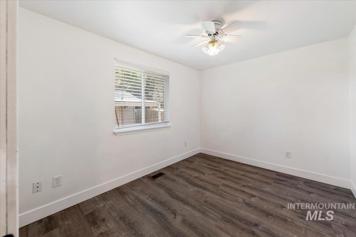 8809 W Canterbury St, Boise, Idaho 83704-6302, 4 Bedrooms, 2 Bathrooms, Residential For Sale, Price $450,000,MLS 98990736