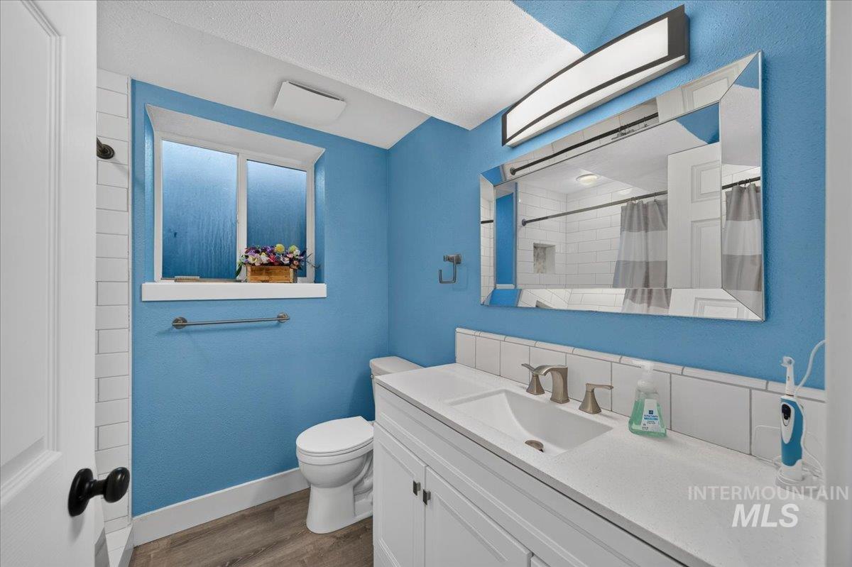 8809 W Canterbury St, Boise, Idaho 83704-6302, 4 Bedrooms, 2 Bathrooms, Residential For Sale, Price $450,000,MLS 98990736