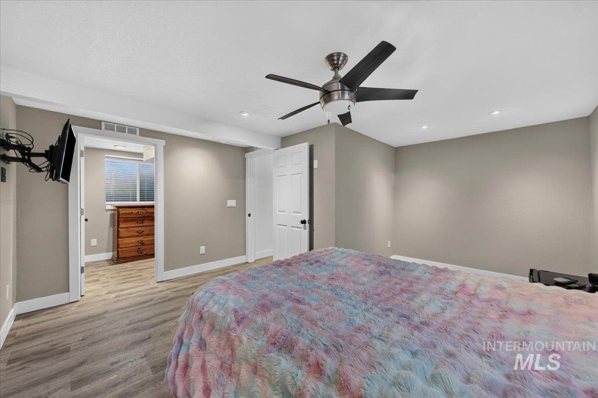 8809 W Canterbury St, Boise, Idaho 83704-6302, 4 Bedrooms, 2 Bathrooms, Residential For Sale, Price $450,000,MLS 98990736
