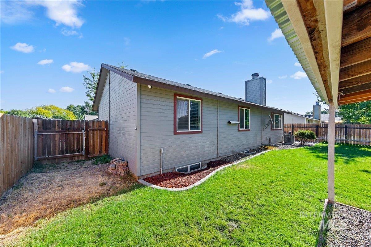 8809 W Canterbury St, Boise, Idaho 83704-6302, 4 Bedrooms, 2 Bathrooms, Residential For Sale, Price $450,000,MLS 98990736