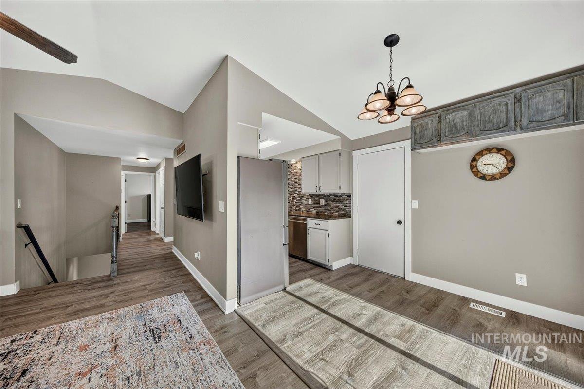 8809 W Canterbury St, Boise, Idaho 83704-6302, 4 Bedrooms, 2 Bathrooms, Residential For Sale, Price $450,000,MLS 98990736