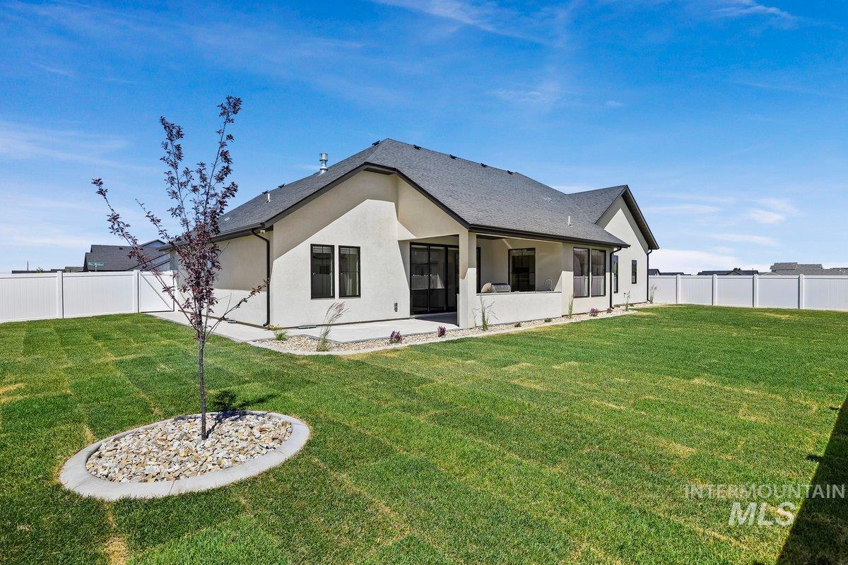 532 Half Moon Way, Twin Falls, Idaho 83301, 5 Bedrooms, 3.5 Bathrooms, Residential For Sale, Price $699,900,MLS 98990737