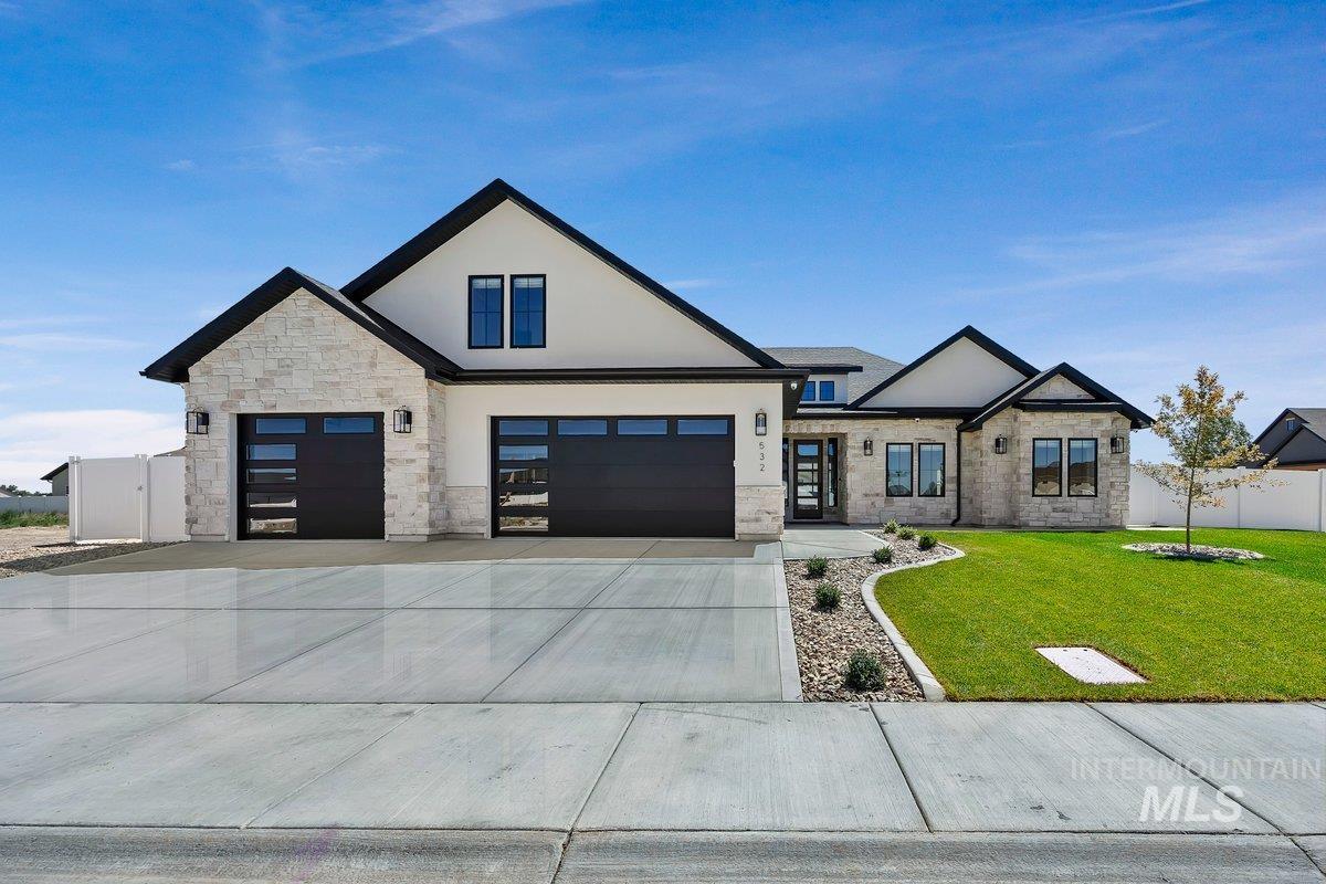 532 Half Moon Way, Twin Falls, Idaho 83301, 5 Bedrooms, 3.5 Bathrooms, Residential For Sale, Price $699,900,MLS 98990737