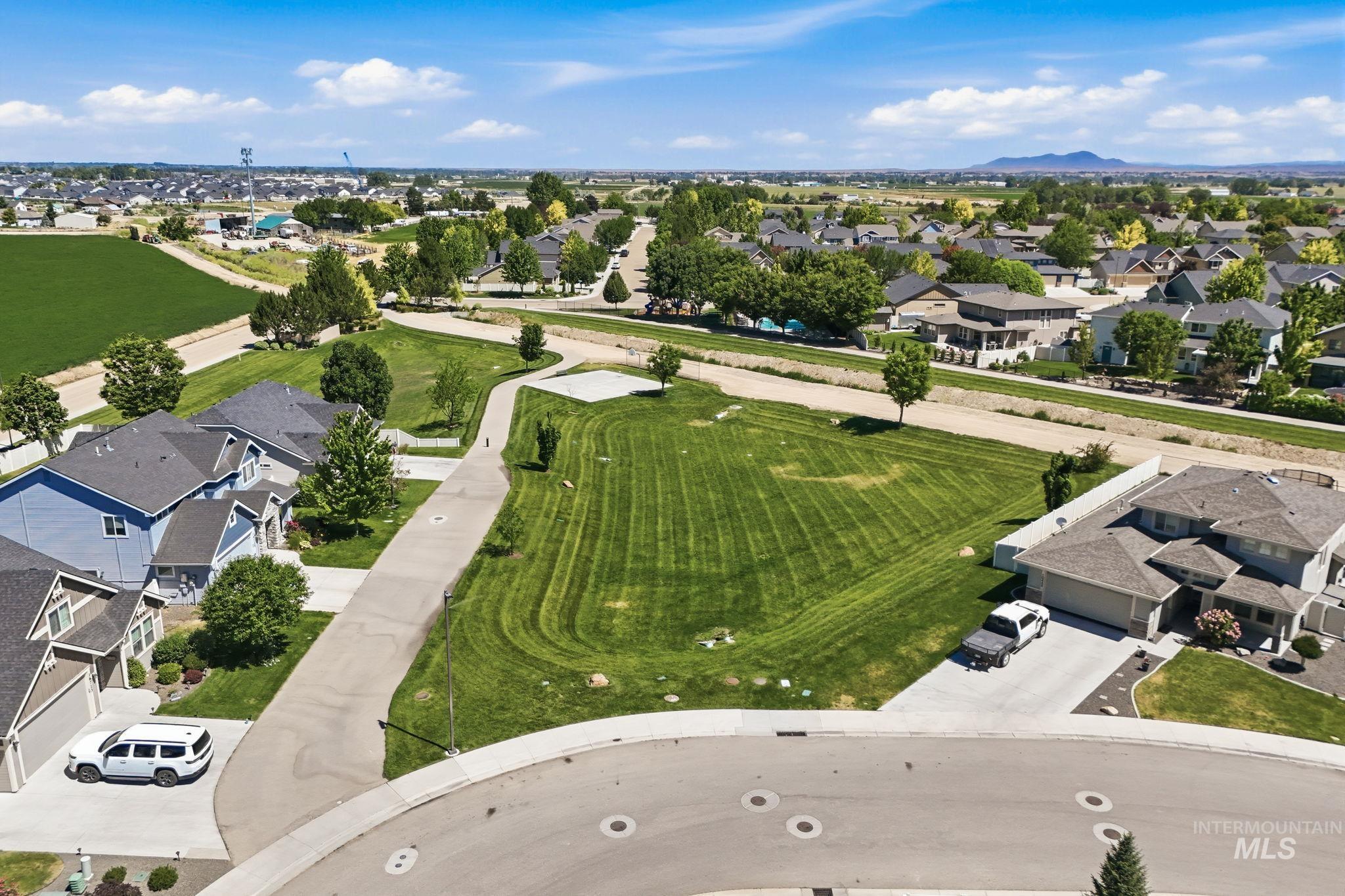 18602 Easter Peak Ave, Nampa, Idaho 83687, 3 Bedrooms, 2 Bathrooms, Residential For Sale, Price $479,900,MLS 98990741