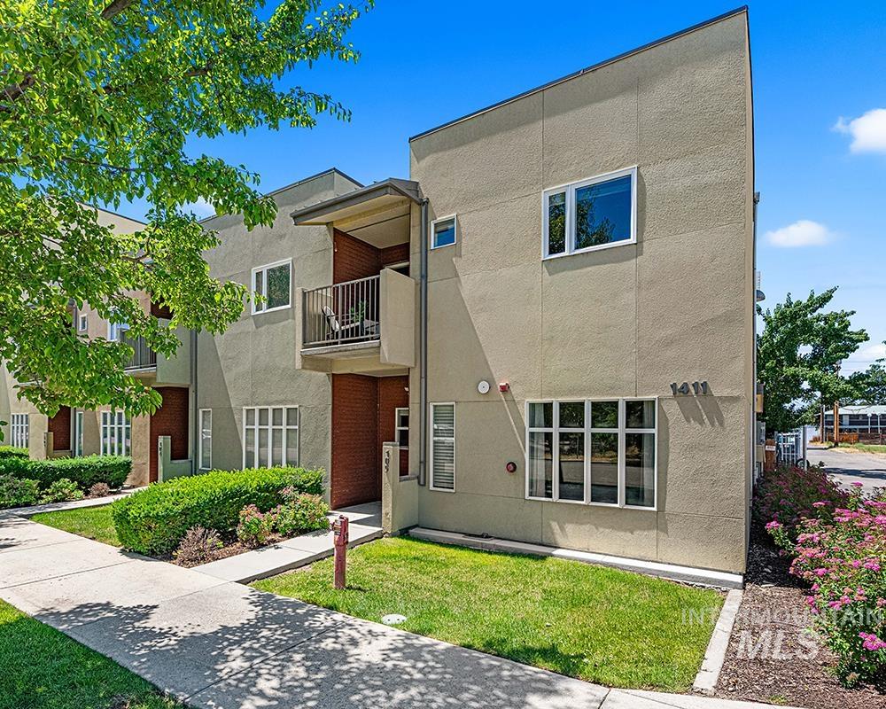 1411 W Grand Ave, Boise, Idaho 83702, 3 Bedrooms, 2 Bathrooms, Residential For Sale, Price $435,000, 98990743