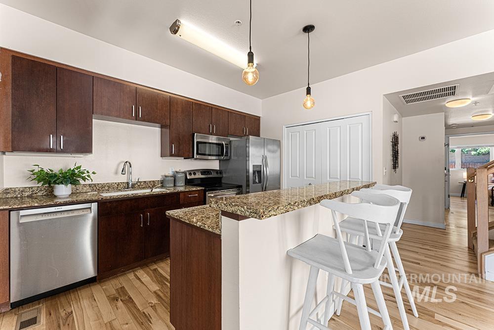 1411 W Grand Ave, Boise, Idaho 83702, 3 Bedrooms, 2 Bathrooms, Residential For Sale, Price $435,000, 98990743