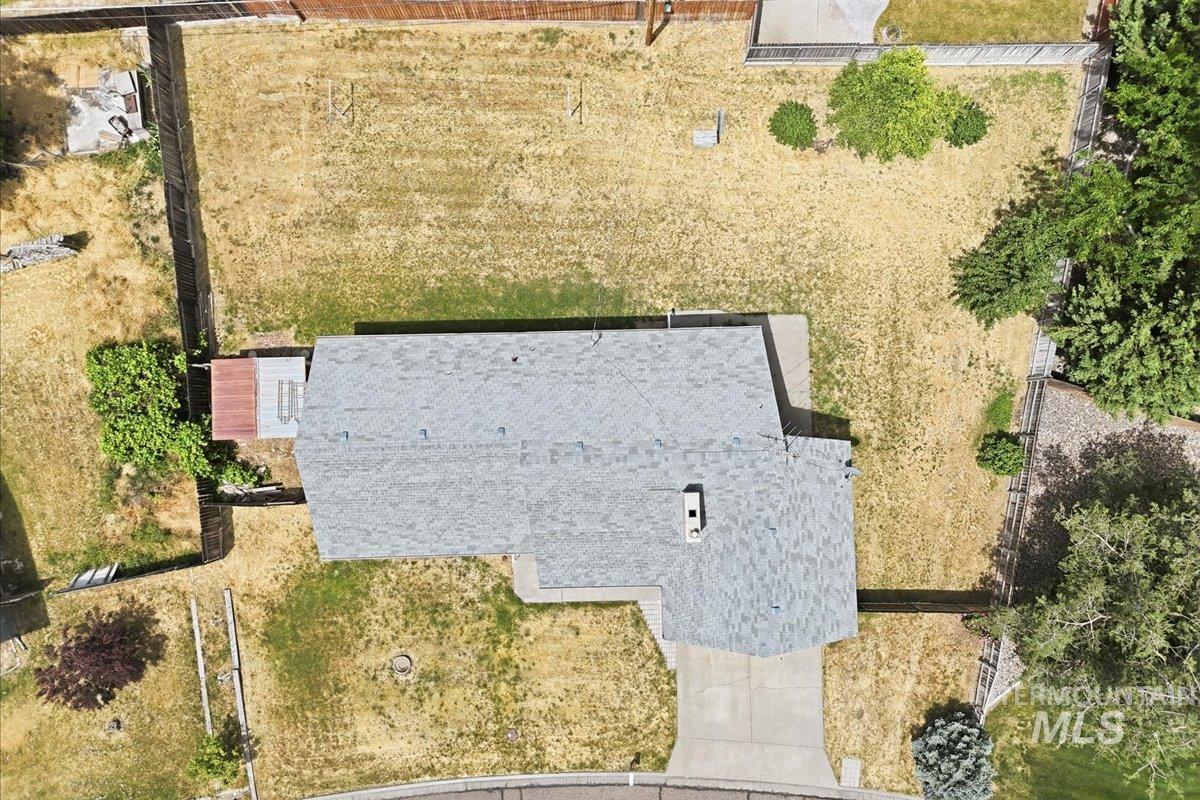 131 Sears Drive, Ontario, Oregon 97914, 5 Bedrooms, 2 Bathrooms, Residential For Sale, Price $340,000,MLS 98990744