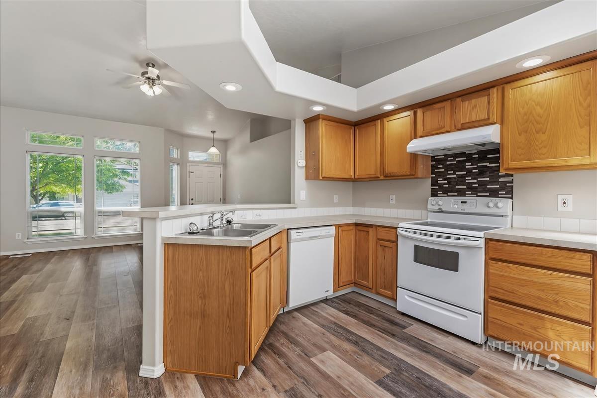 3184 S Avondale, Nampa, Idaho 83686, 3 Bedrooms, 2 Bathrooms, Residential For Sale, Price $360,000, 98990745