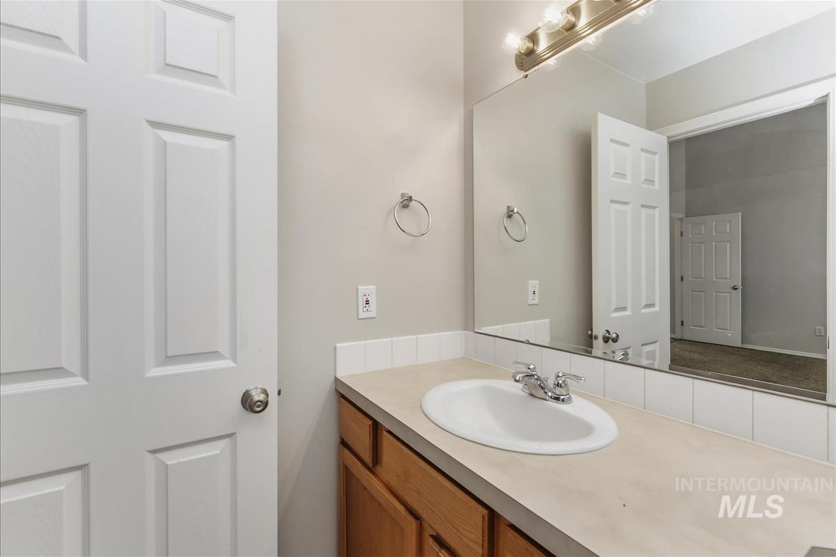 3184 S Avondale, Nampa, Idaho 83686, 3 Bedrooms, 2 Bathrooms, Residential For Sale, Price $360,000, 98990745