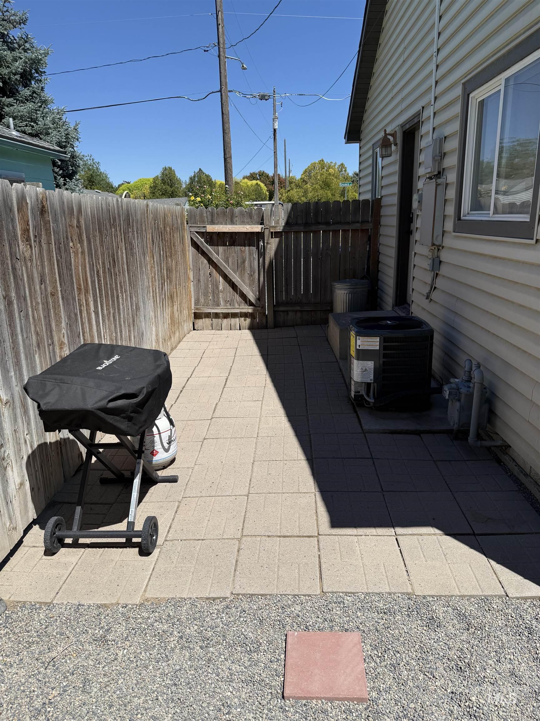 553 N Sparks St, Twin Falls, Idaho 83301, 2 Bedrooms, 1 Bathroom, Residential For Sale, Price $265,000, 98990746