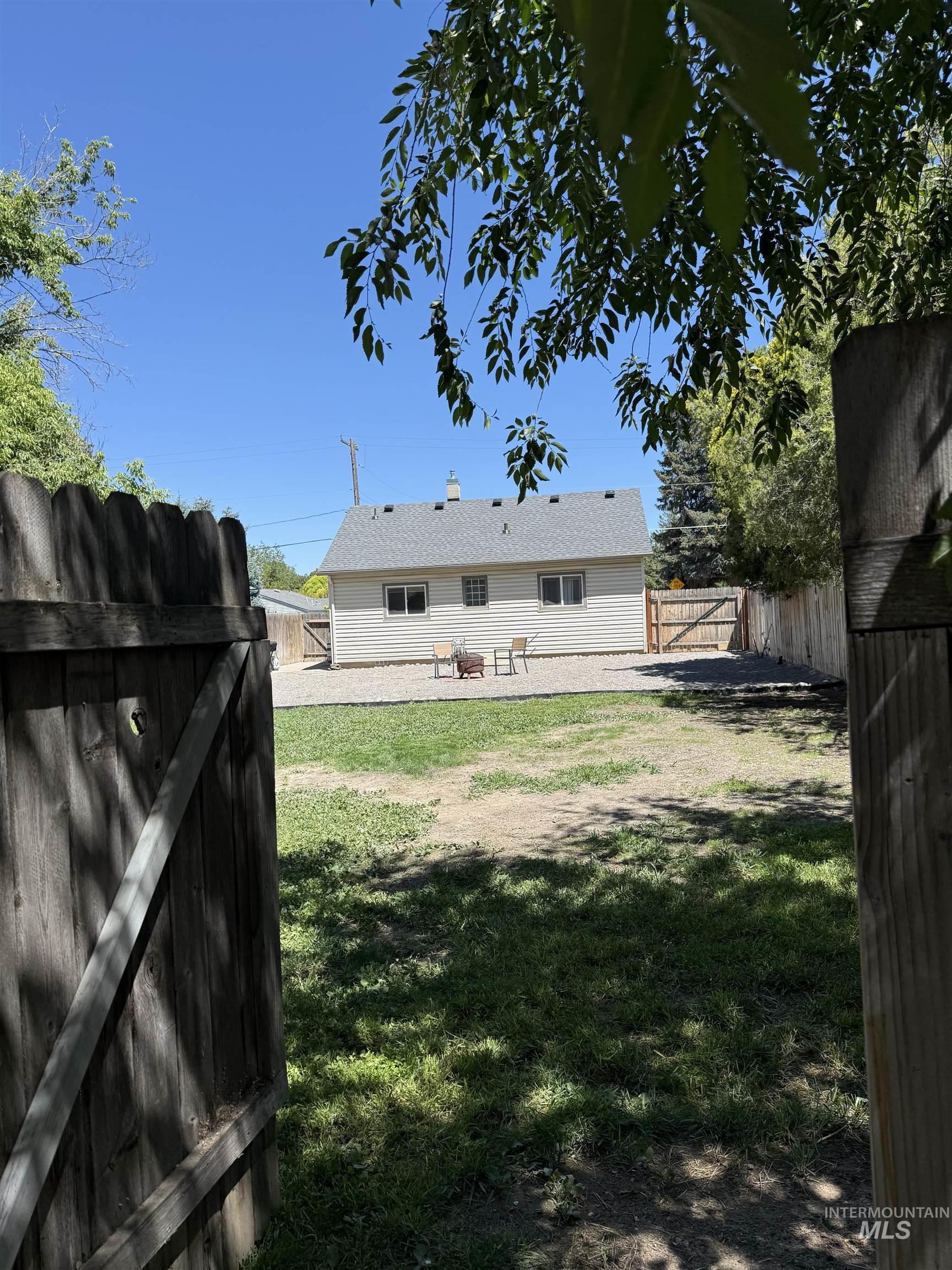 553 N Sparks St, Twin Falls, Idaho 83301, 2 Bedrooms, 1 Bathroom, Residential For Sale, Price $265,000, 98990746