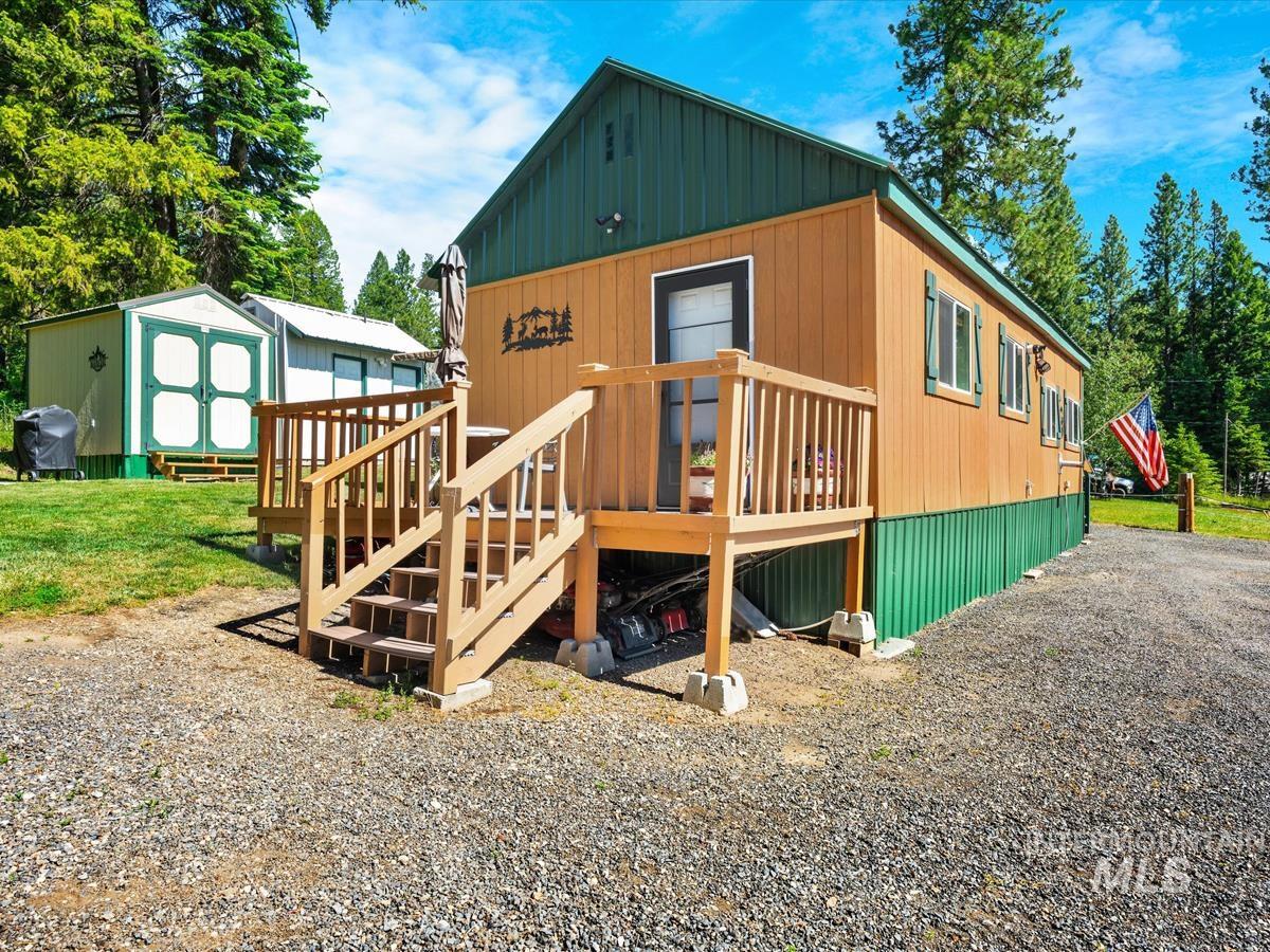 497 Micki Road, Cascade, Idaho 83611, 2 Bedrooms, 1 Bathroom, Residential For Sale, Price $325,000,MLS 98990748
