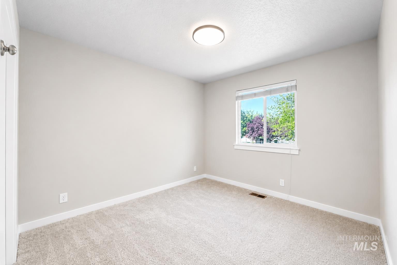 10122 W Shelborne Drive, Boise, Idaho 83709, 4 Bedrooms, 2.5 Bathrooms, Residential For Sale, Price $489,000,MLS 98990752