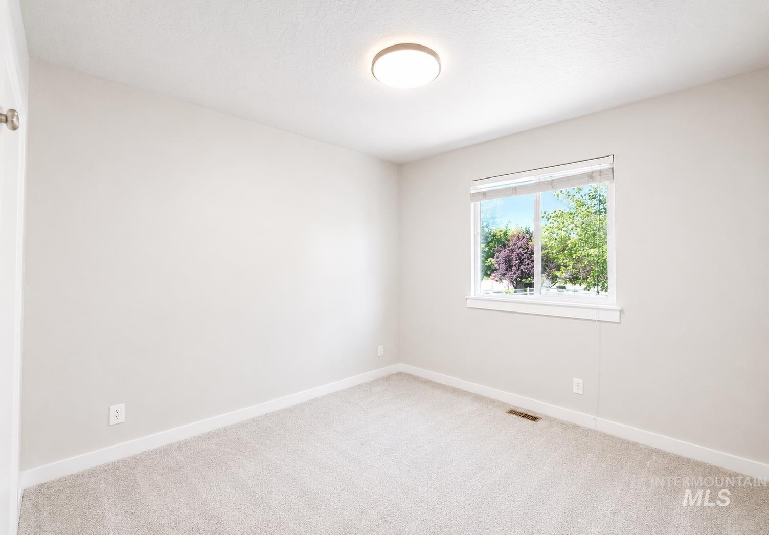 10122 W Shelborne Drive, Boise, Idaho 83709, 4 Bedrooms, 2.5 Bathrooms, Residential For Sale, Price $489,000,MLS 98990752