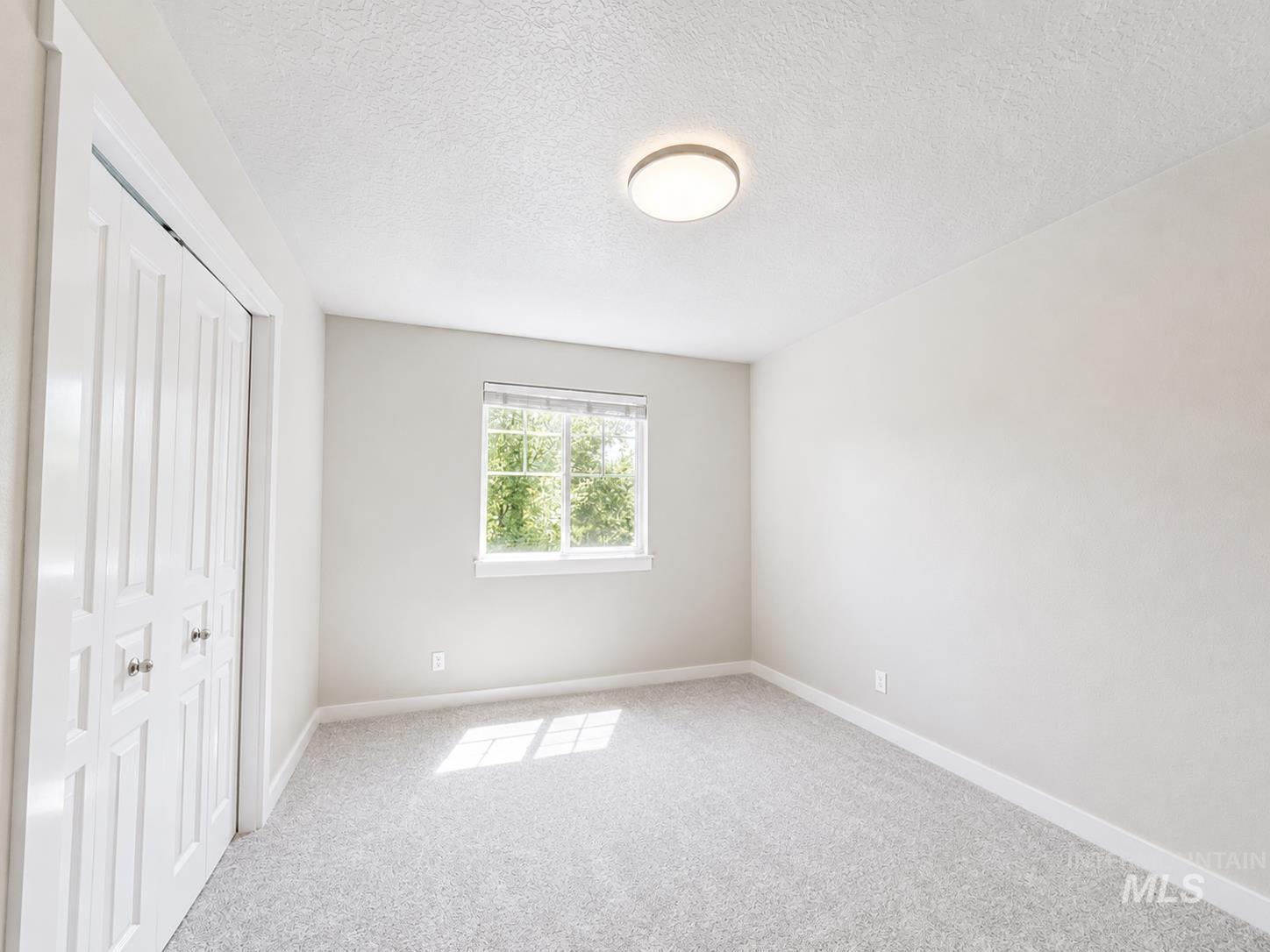 10122 W Shelborne Drive, Boise, Idaho 83709, 4 Bedrooms, 2.5 Bathrooms, Residential For Sale, Price $489,000,MLS 98990752
