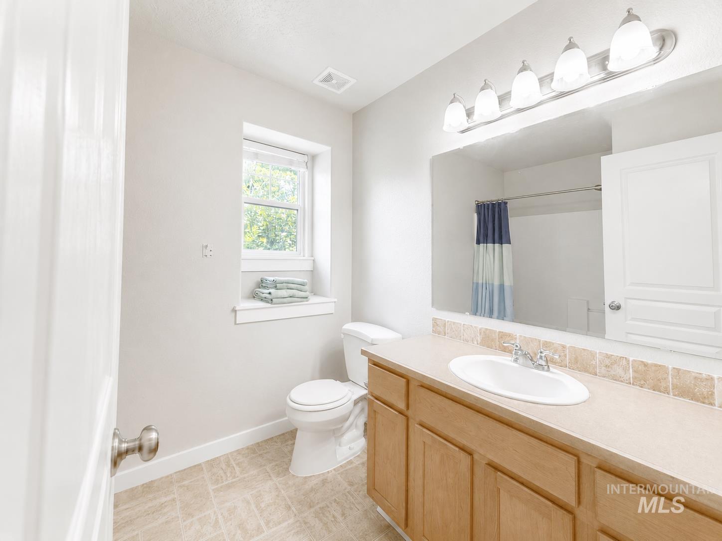 10122 W Shelborne Drive, Boise, Idaho 83709, 4 Bedrooms, 2.5 Bathrooms, Residential For Sale, Price $489,000,MLS 98990752