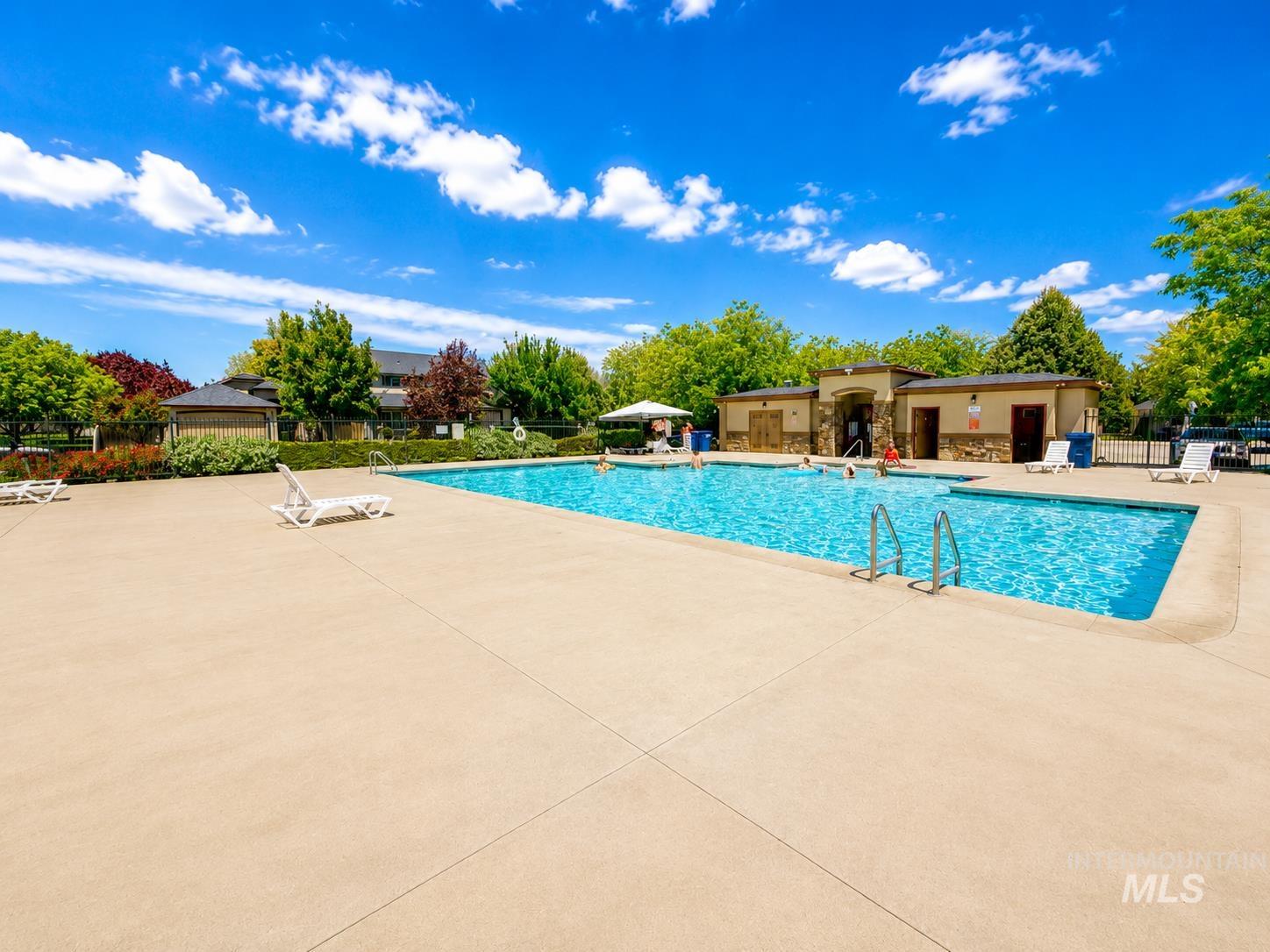 10122 W Shelborne Drive, Boise, Idaho 83709, 4 Bedrooms, 2.5 Bathrooms, Residential For Sale, Price $489,000,MLS 98990752