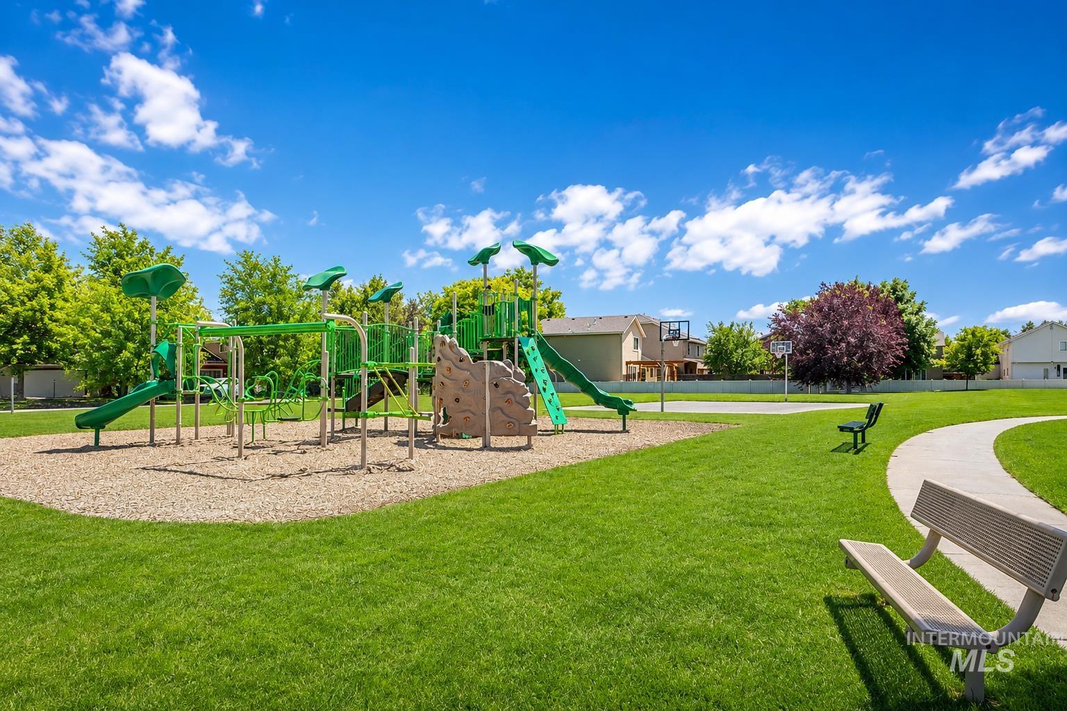 10122 W Shelborne Drive, Boise, Idaho 83709, 4 Bedrooms, 2.5 Bathrooms, Residential For Sale, Price $489,000,MLS 98990752