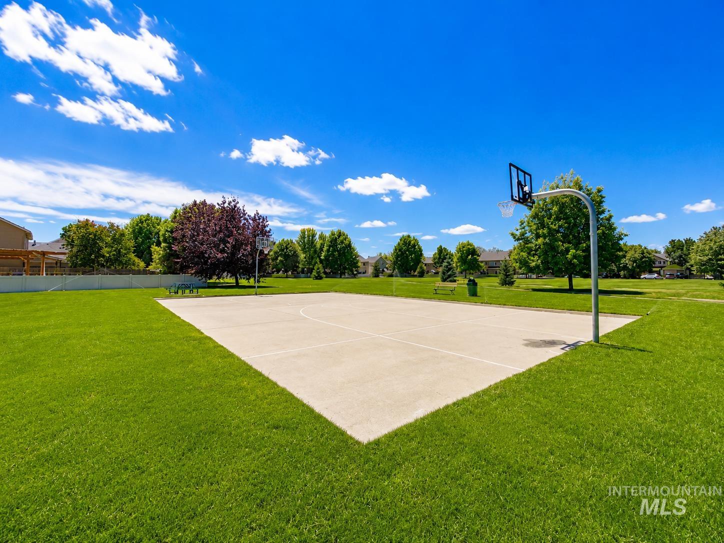 10122 W Shelborne Drive, Boise, Idaho 83709, 4 Bedrooms, 2.5 Bathrooms, Residential For Sale, Price $489,000,MLS 98990752