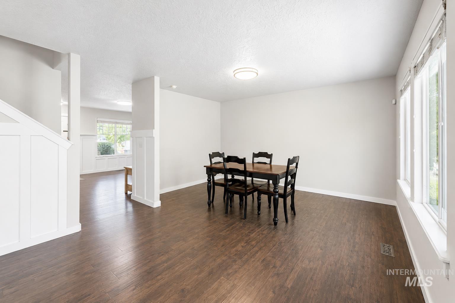 10122 W Shelborne Drive, Boise, Idaho 83709, 4 Bedrooms, 2.5 Bathrooms, Residential For Sale, Price $489,000,MLS 98990752