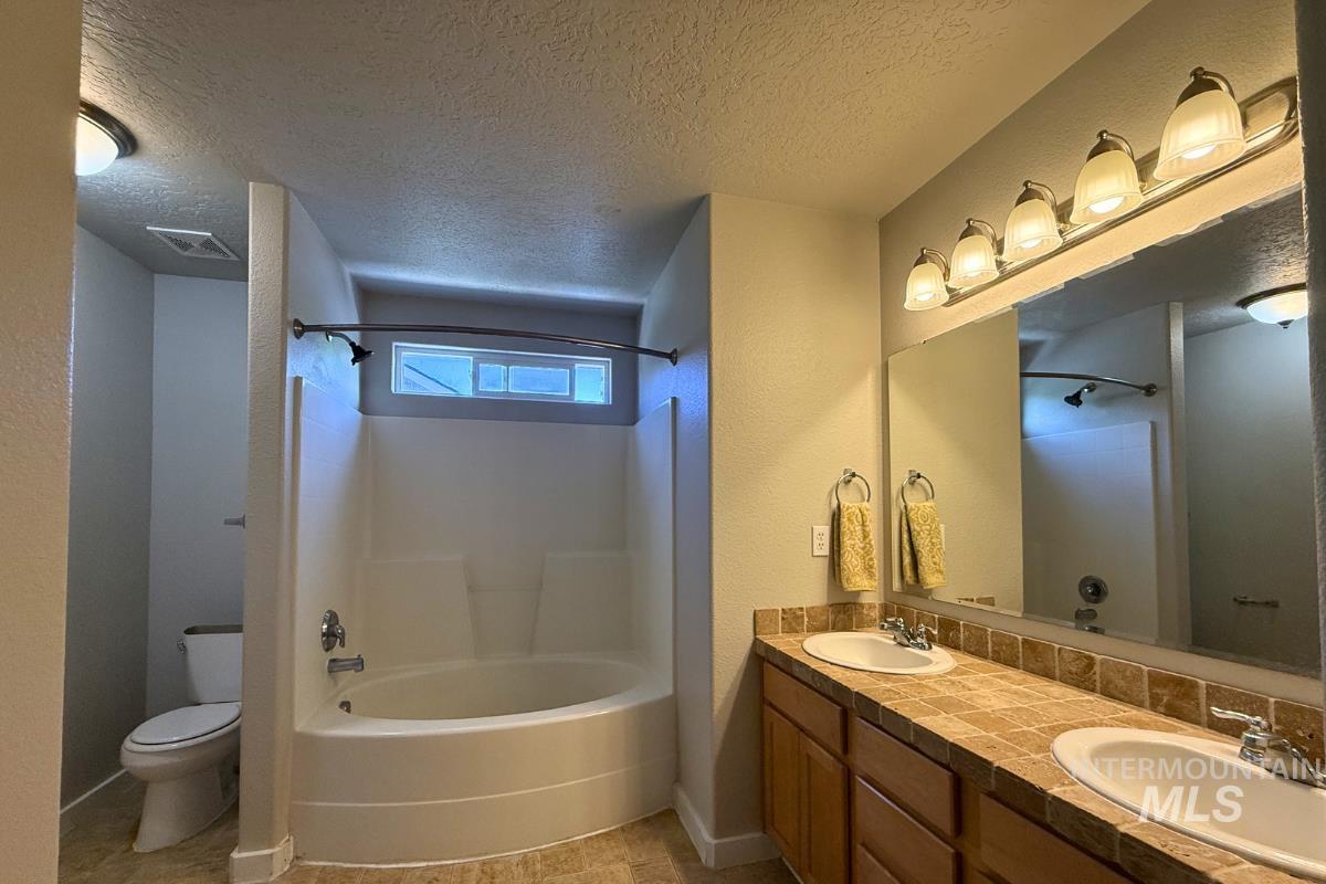 10122 W Shelborne Drive, Boise, Idaho 83709, 4 Bedrooms, 2.5 Bathrooms, Residential For Sale, Price $475,000, 98990752