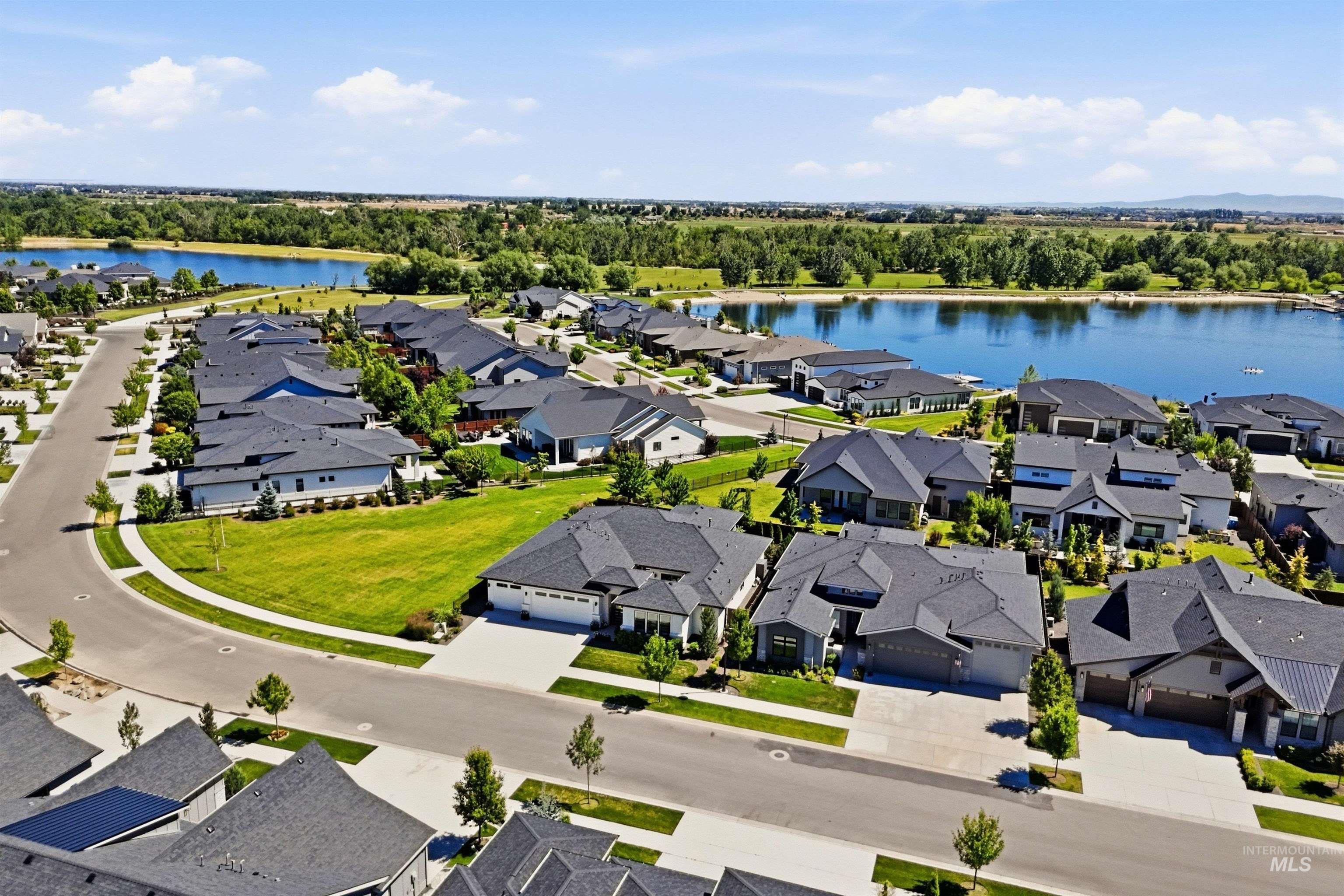 10535 W Lothbury Drive, Star, Idaho 83669, 4 Bedrooms, 3.5 Bathrooms, Residential For Sale, Price $920,000, 98990753