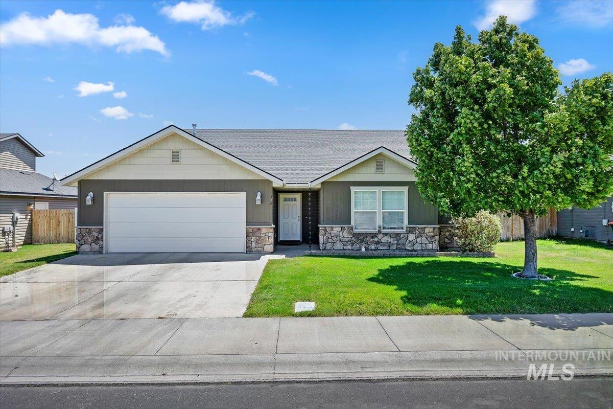 316 Jeannie Way, Twin Falls, Idaho 83301, 3 Bedrooms, 2.5 Bathrooms, Residential For Sale, Price $389,900,MLS 98990754