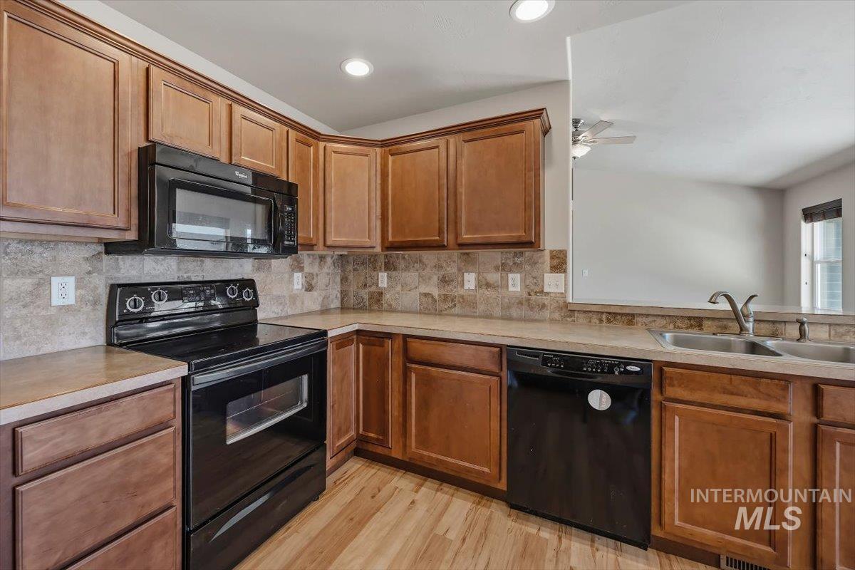 316 Jeannie Way, Twin Falls, Idaho 83301, 3 Bedrooms, 2.5 Bathrooms, Residential For Sale, Price $389,900,MLS 98990754