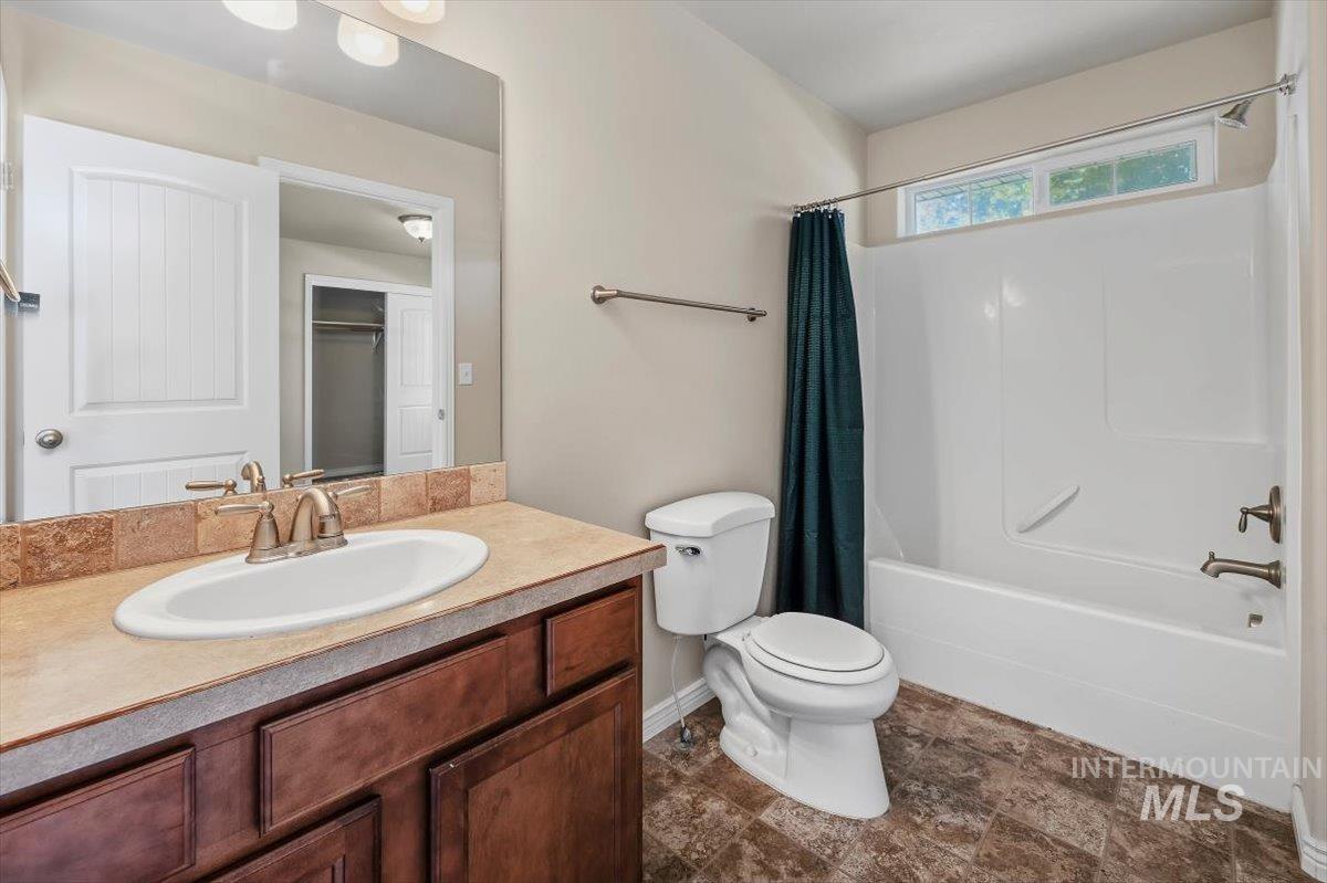 316 Jeannie Way, Twin Falls, Idaho 83301, 3 Bedrooms, 2.5 Bathrooms, Residential For Sale, Price $389,900,MLS 98990754