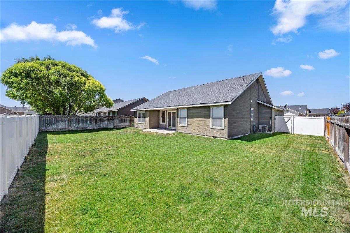 316 Jeannie Way, Twin Falls, Idaho 83301, 3 Bedrooms, 2.5 Bathrooms, Residential For Sale, Price $389,900,MLS 98990754