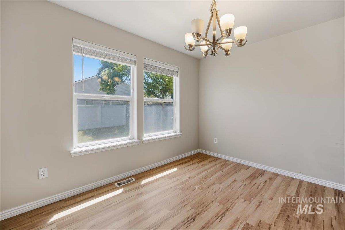 316 Jeannie Way, Twin Falls, Idaho 83301, 3 Bedrooms, 2.5 Bathrooms, Residential For Sale, Price $389,900,MLS 98990754