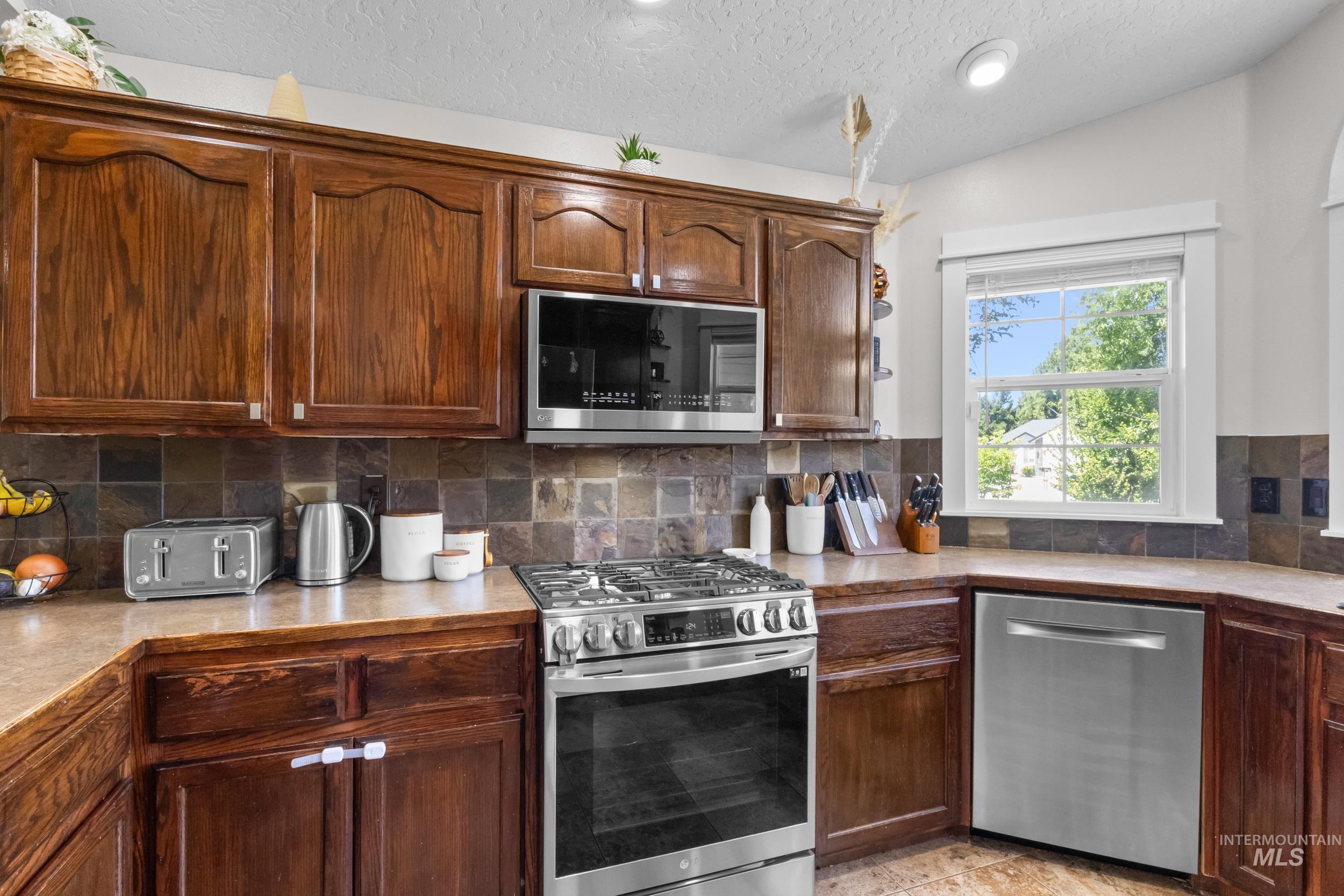 2345 E Clarene St, Meridian, Idaho 83646, 3 Bedrooms, 2 Bathrooms, Residential For Sale, Price $449,000, 98990755